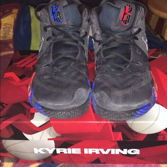 kyrie 4 space